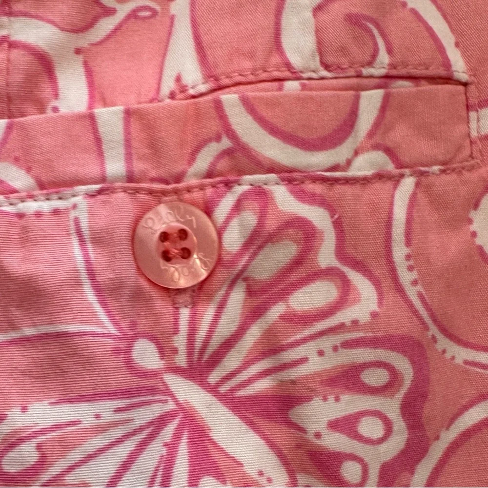 Lilly Pulitzer pink mini skirt with‎ lining size 6. Stylish and cute